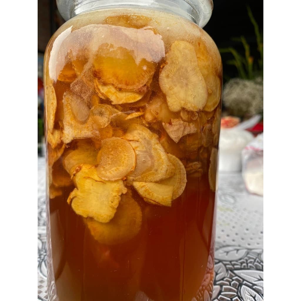 So sánh sâm ngâm mật ong rừng và mật ong nuôi